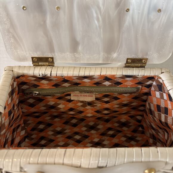 Vintage 1960’s Era White Wicker and Lucite MCM Box Purse 8” X 4.5” - Picture 7 of 16